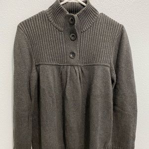 Soft gray cotton sweater/pullover with buttons